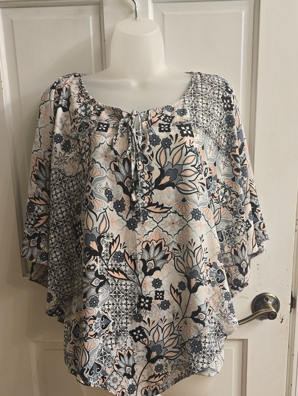 Women's Floral Tie-Neck Blouse - Black & Blush